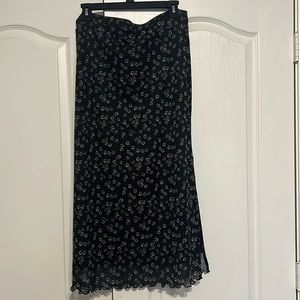 Mid length fitted skirt with slit